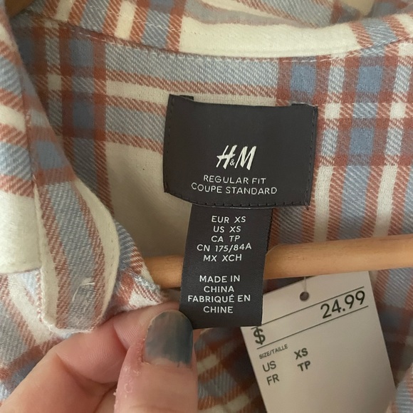 Mens H&M flannel shirt. NWT. - Picture 3 of 5